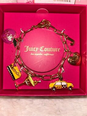 Juicy Couture New York The big Apple 🗽🍎🚕Gold-Tone Charm Bracelet